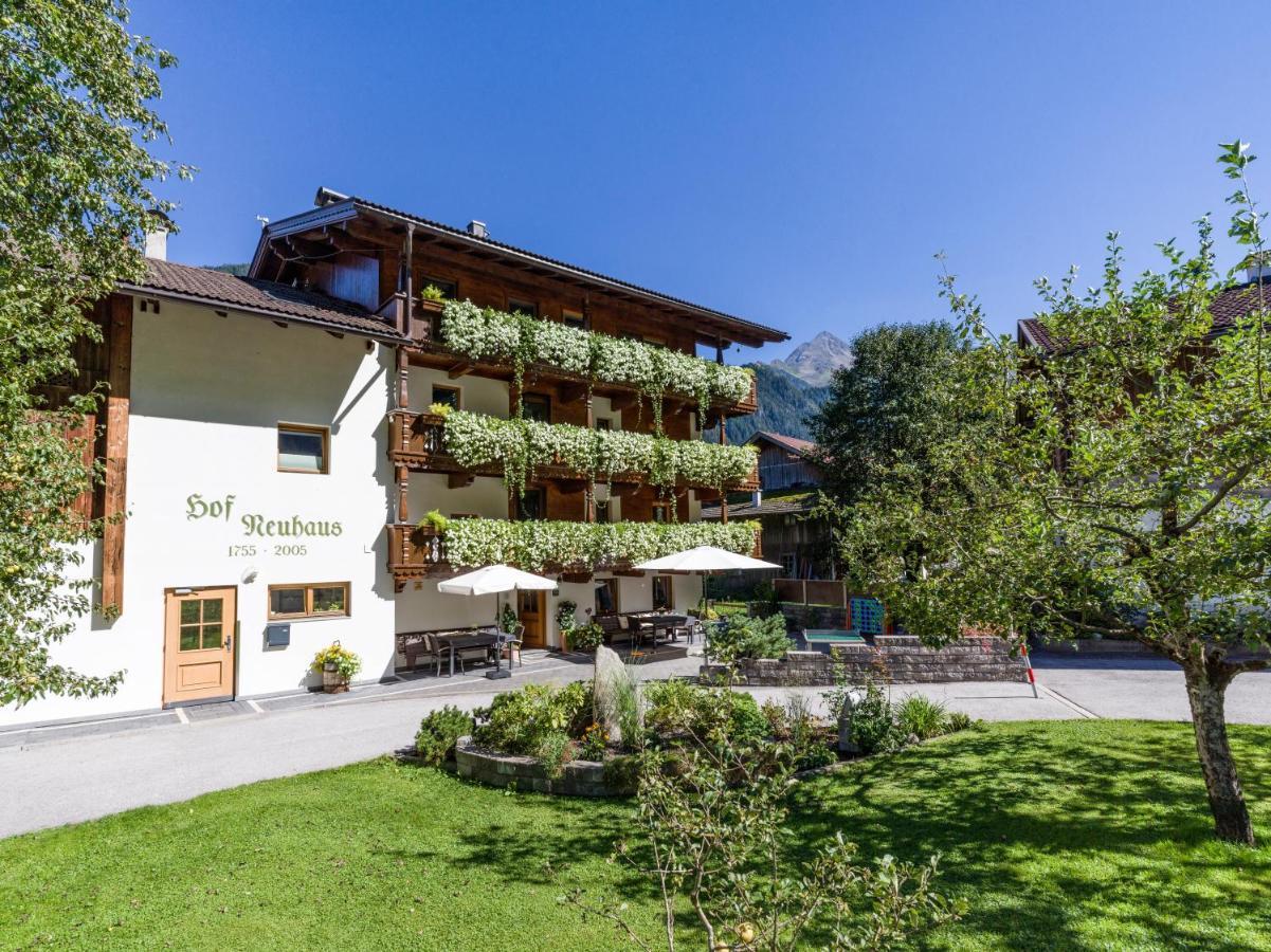 Hof Neuhaus Apartment Mayrhofen Exterior photo
