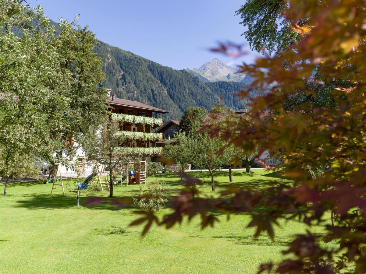 Hof Neuhaus Apartment Mayrhofen Exterior photo