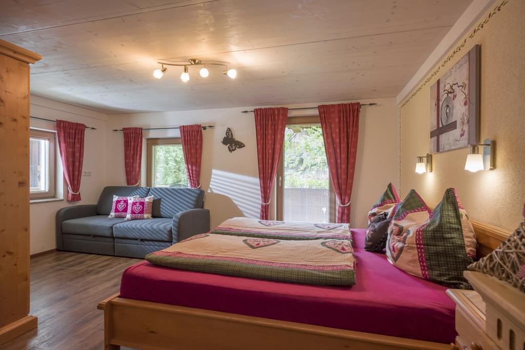 Hof Neuhaus Apartment Mayrhofen Room photo